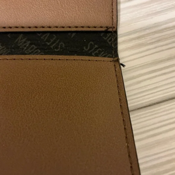 Brown Leather Card Holer with Gold Keychain Accents - Picture 4 of 5